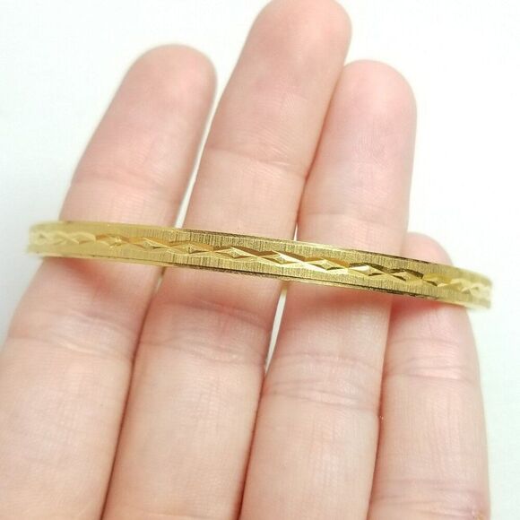 Vintage Crown Trifari Gold Tone Skinny Diamond Pattern Bangle Bracelet, Estate - Picture 2 of 8